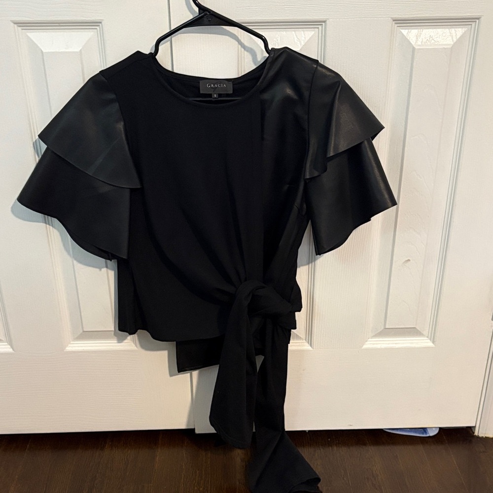 Gracia Black Tie-Front Blouse